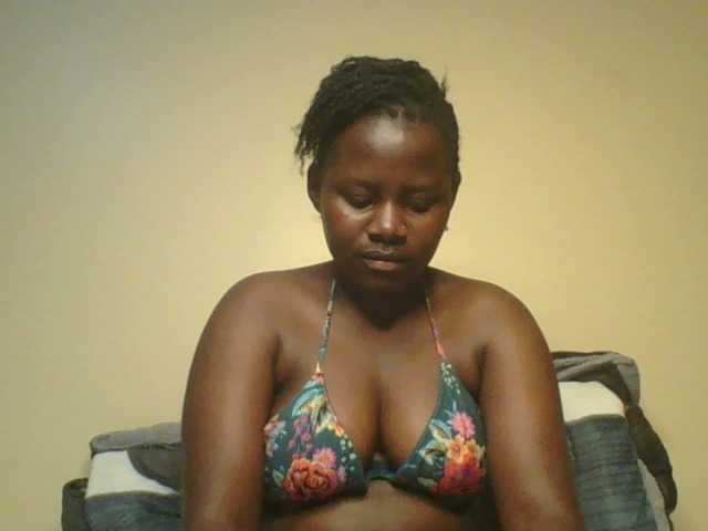 Loviett52, live now on BongaCams
