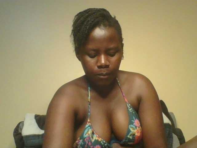 Loviett52 live cam on BongaCams
