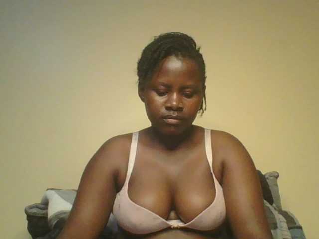 Loviett52, en vivo ahora en BongaCams