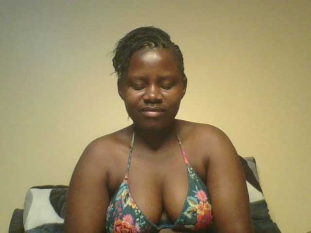 Loviett52 live cam on BongaCams