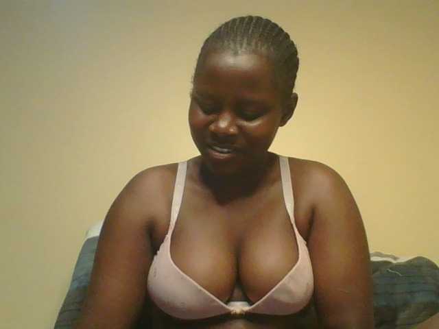 Loviett52 live cam on BongaCams