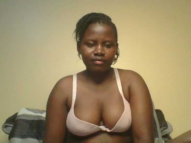 Loviett52 live cam on BongaCams