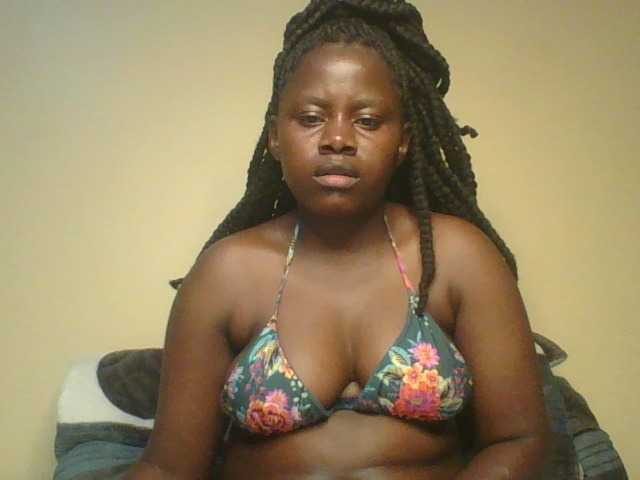 Loviett52 live cam on BongaCams