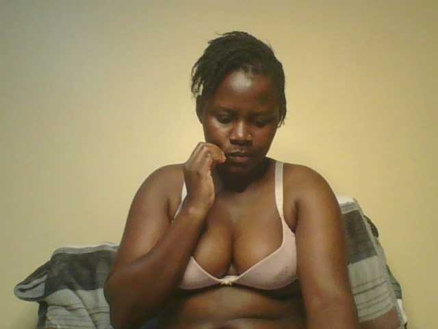 Loviett52, live now on BongaCams