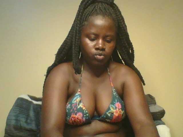 Loviett52 live cam on BongaCams