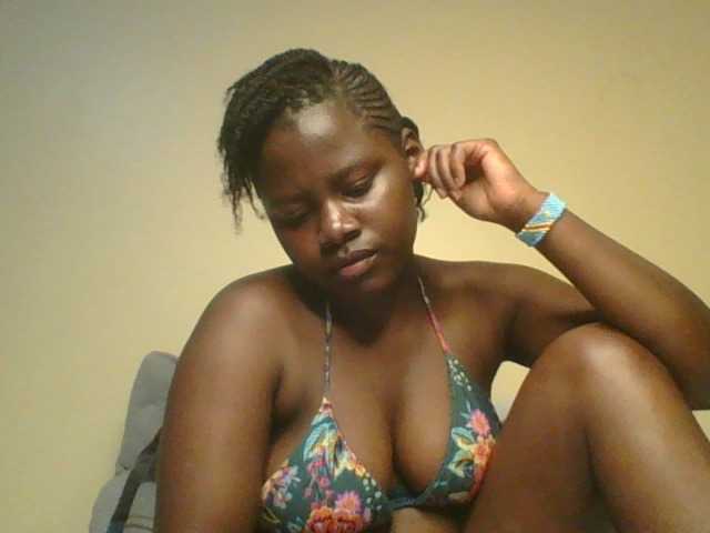 Loviett52 live cam on BongaCams