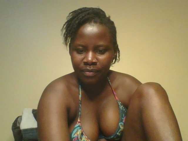 Loviett52, en vivo ahora en BongaCams