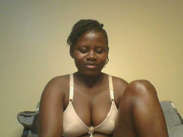 Loviett52 live cam on BongaCams