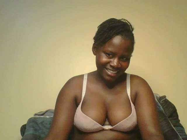 Loviett52, en vivo ahora en BongaCams