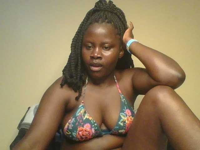 Loviett52 live cam on BongaCams
