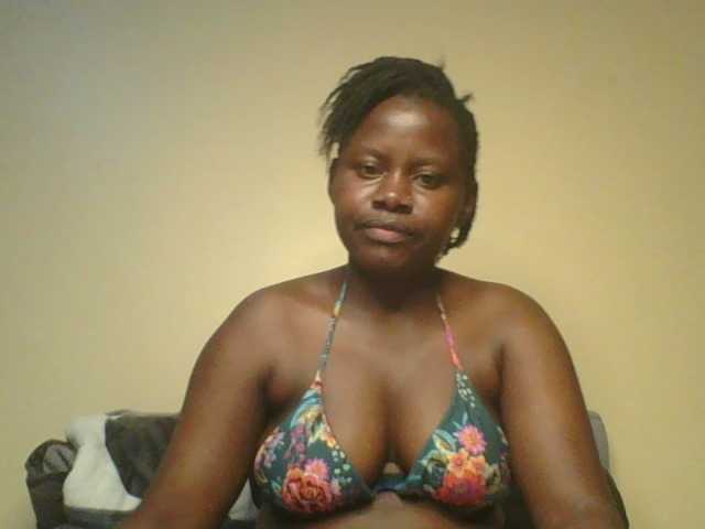 Loviett52, en vivo ahora en BongaCams