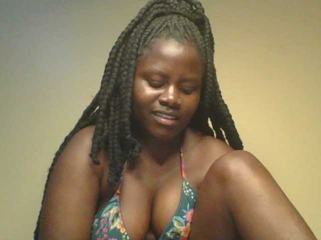 Loviett52 live cam on BongaCams