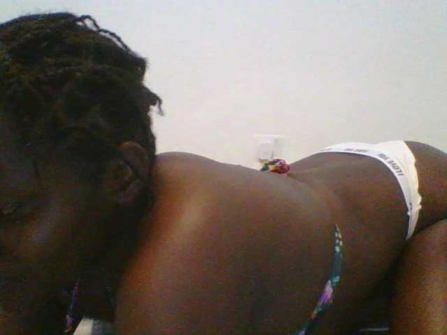 Loviett52 live cam on BongaCams