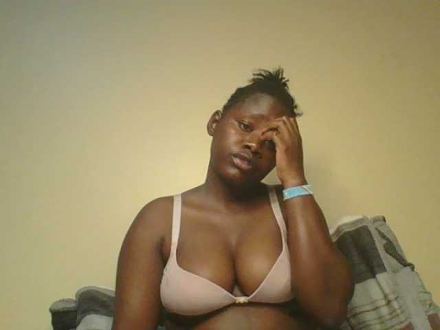 Loviett52 live cam on BongaCams