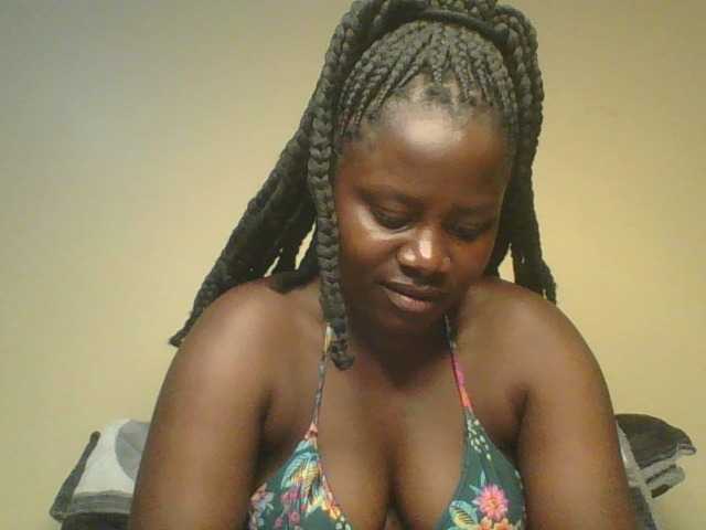 Loviett52 live cam on BongaCams