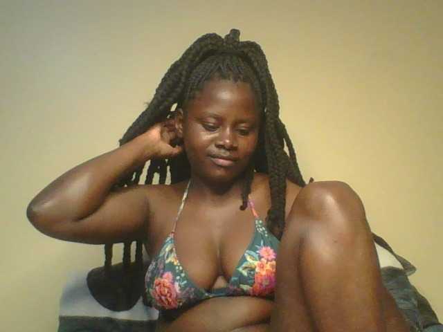 Loviett52 live cam on BongaCams
