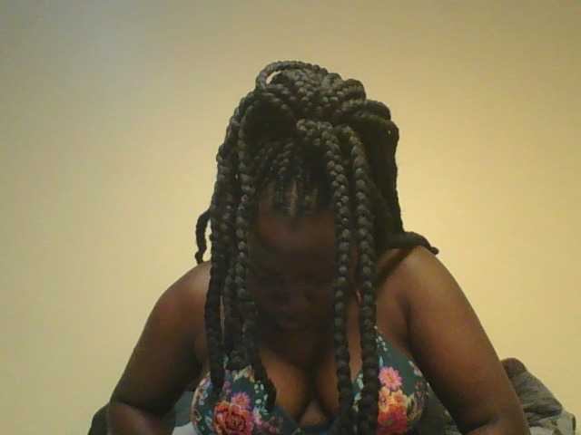 Loviett52 live cam on BongaCams