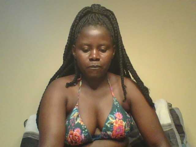 Loviett52 live cam on BongaCams