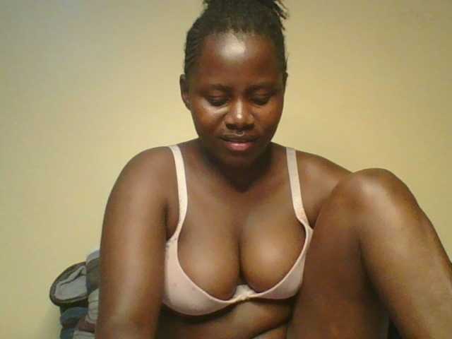 Loviett52 live cam on BongaCams