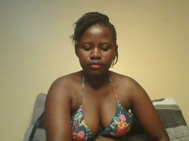 Loviett52 live cam on BongaCams