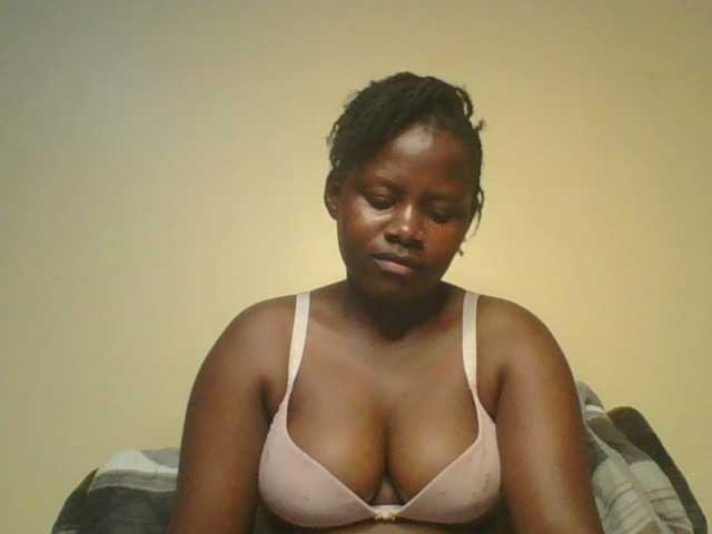 Loviett52 webcam bongacams model stream image