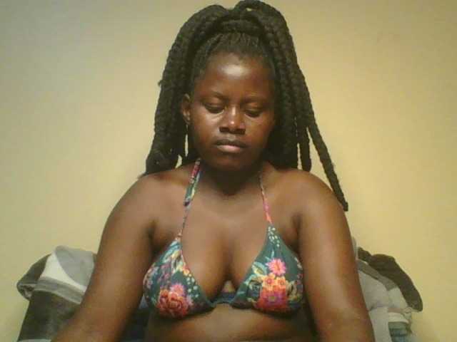 Loviett52 live cam on BongaCams