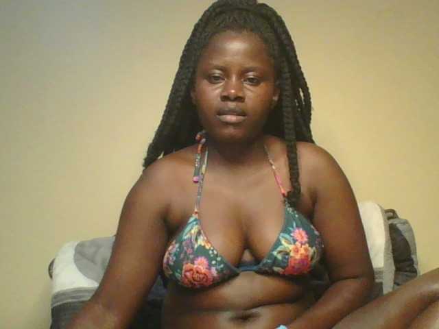 Loviett52 live cam on BongaCams