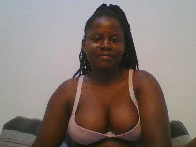 Loviett52 live cam on BongaCams