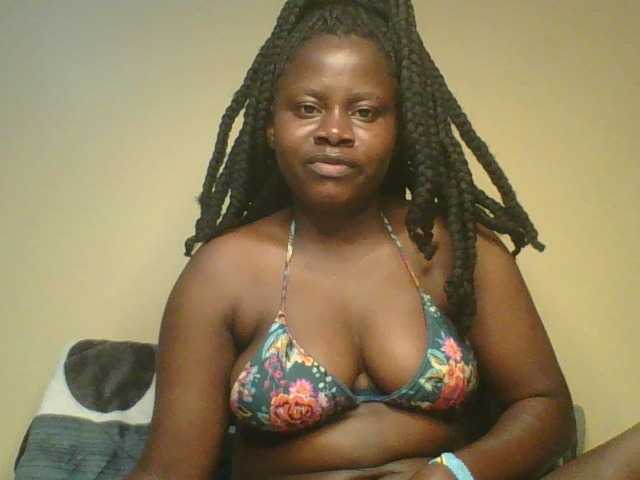 Loviett52 live cam on BongaCams