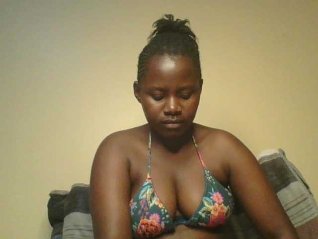 Loviett52 live cam on BongaCams