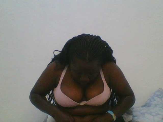 Loviett52 live cam on BongaCams