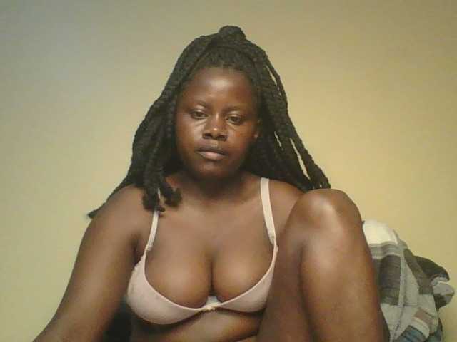 Loviett52 live cam on BongaCams