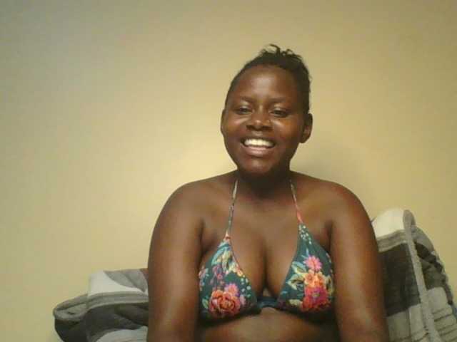 Loviett52 live cam on BongaCams