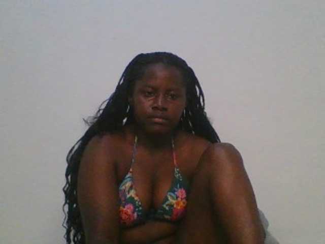 Loviett52 live cam on BongaCams