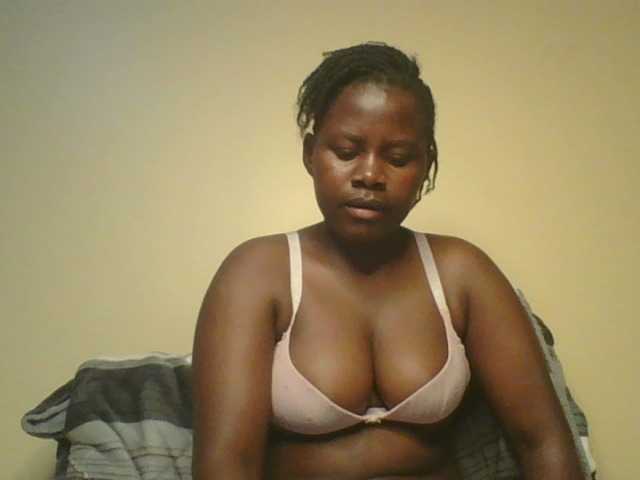 Loviett52, en directo ahora en BongaCams