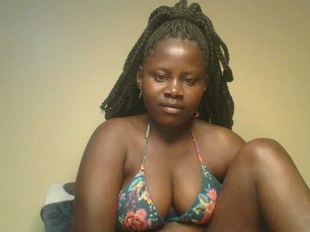 Loviett52 live cam on BongaCams