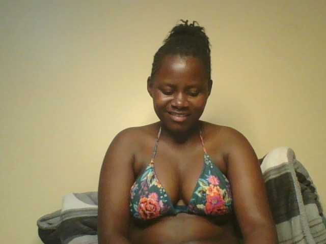 Loviett52 live cam on BongaCams