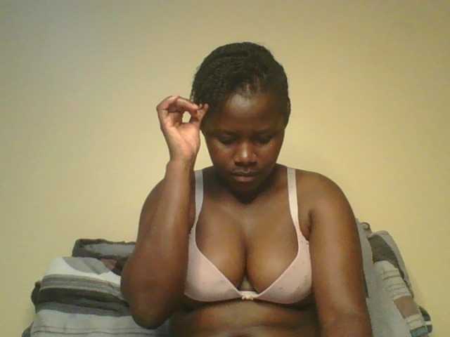 Loviett52 webcam bongacams model stream image
