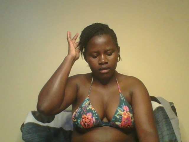 Loviett52, en vivo ahora en BongaCams