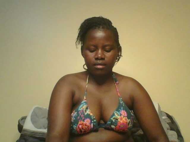 Loviett52 webcam bongacams model stream image