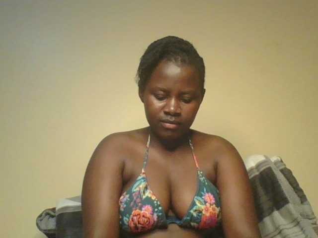Loviett52 webcam bongacams model stream image