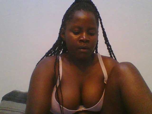 Loviett52 live cam on BongaCams