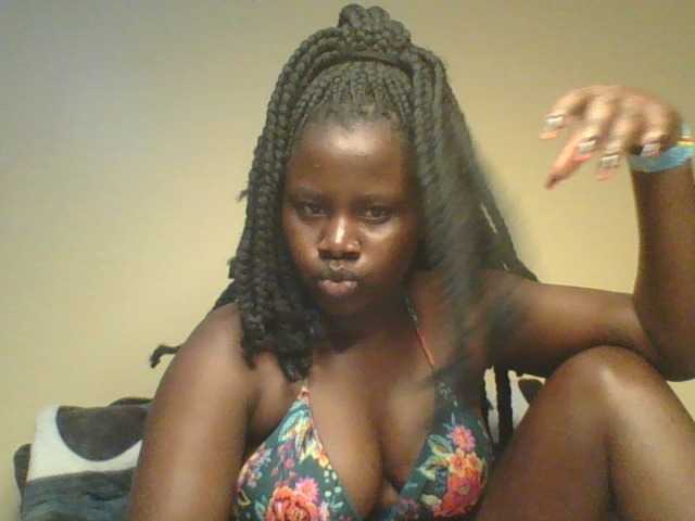 Loviett52 live cam on BongaCams