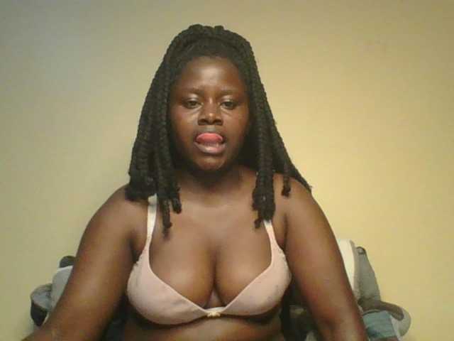 Loviett52 live cam on BongaCams