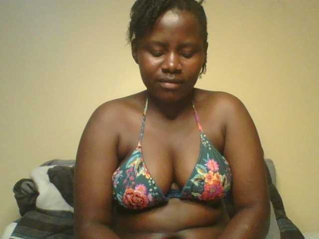 Loviett52, en vivo ahora en BongaCams