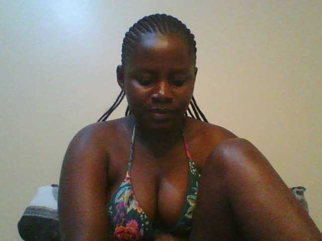 Loviett52 live cam on BongaCams