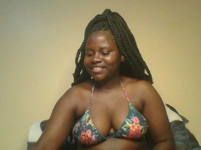 Loviett52 live cam on BongaCams