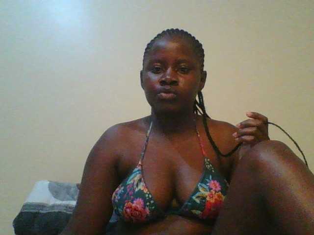 Loviett52 live cam on BongaCams