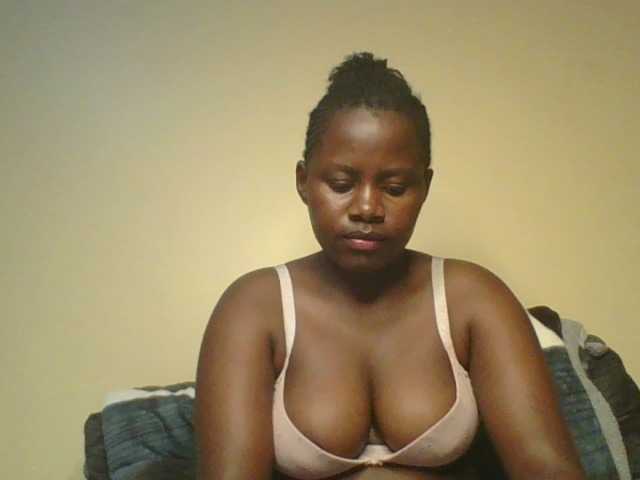 Loviett52 live cam on BongaCams