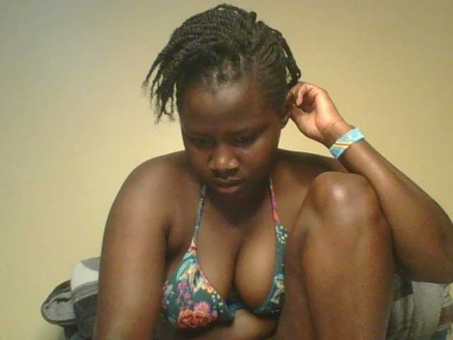 Loviett52 live cam on BongaCams